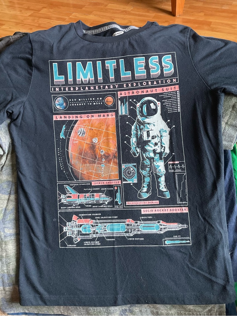 Old Navy Astronaut Graphic Tee Size Large 10-12